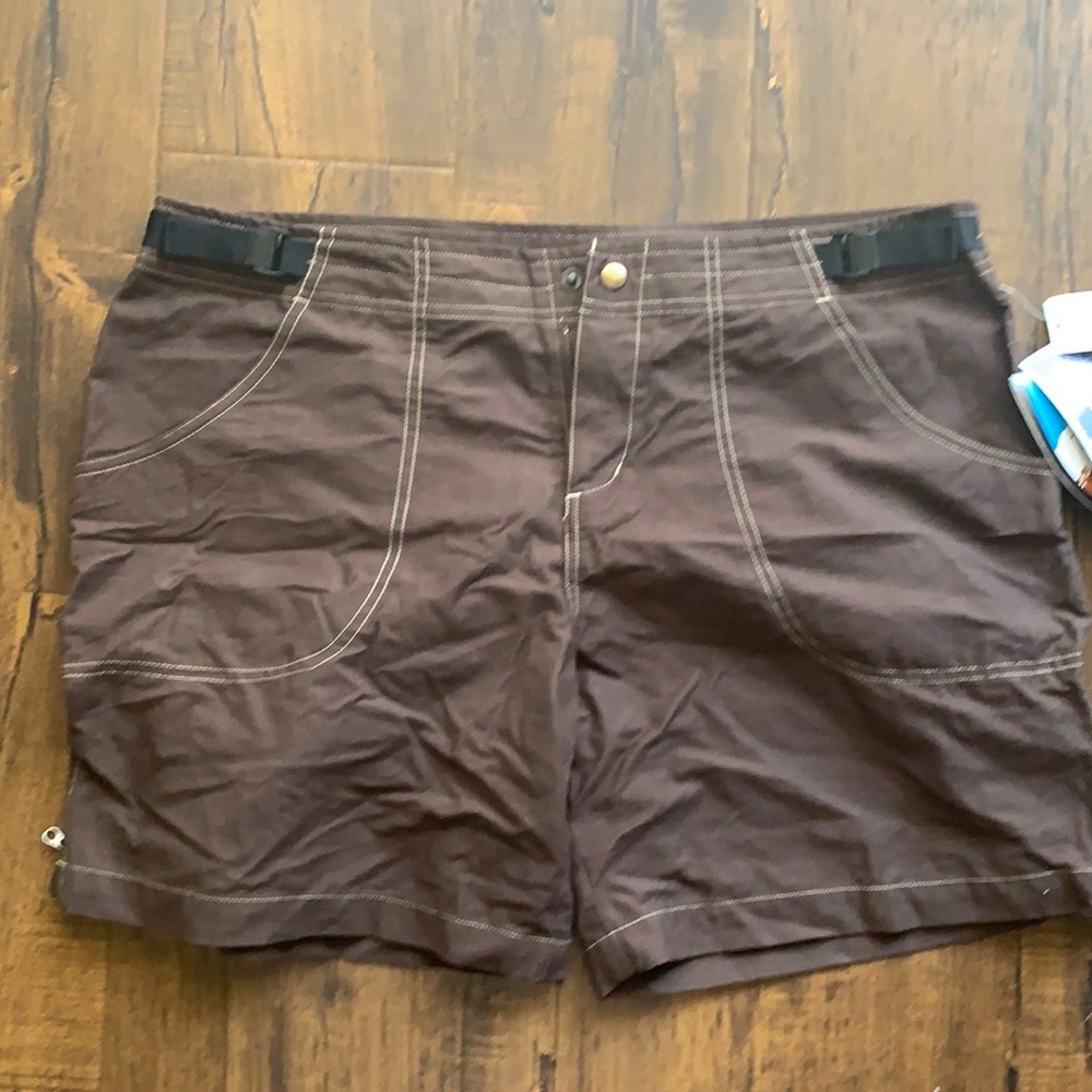 NWT Kuhn women’s large forester 6” brown shorts